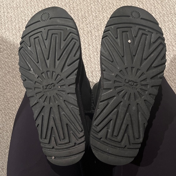 Ugg Bailey Bow Boots - Picture 6 of 6